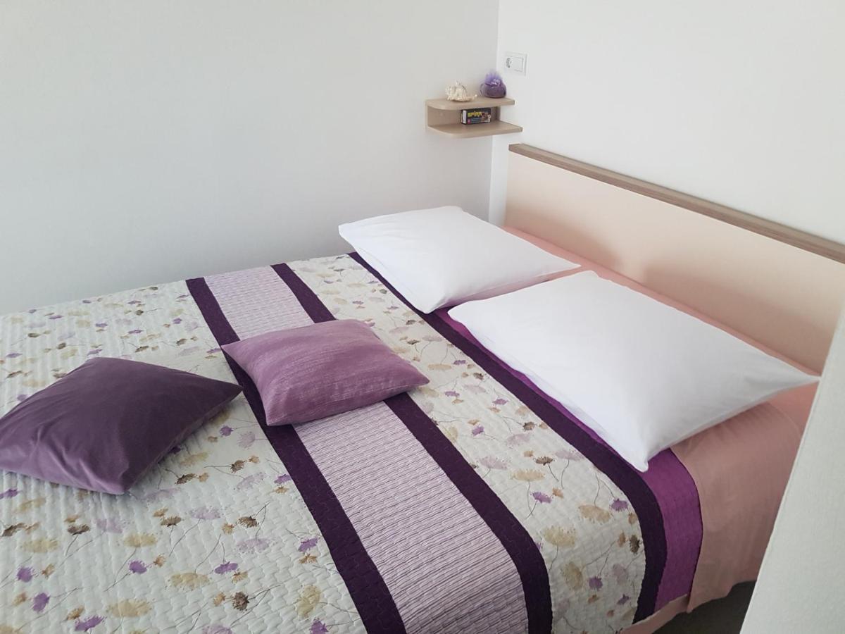 Gabi Rooms & Studio Apartment Lozovac Bagian luar foto