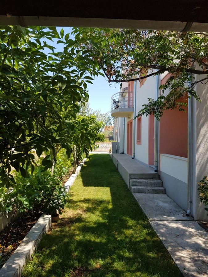 Gabi Rooms & Studio Apartment Lozovac Bagian luar foto