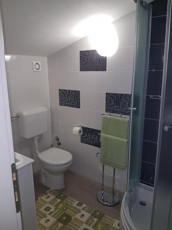 Gabi Rooms & Studio Apartment Lozovac Bagian luar foto