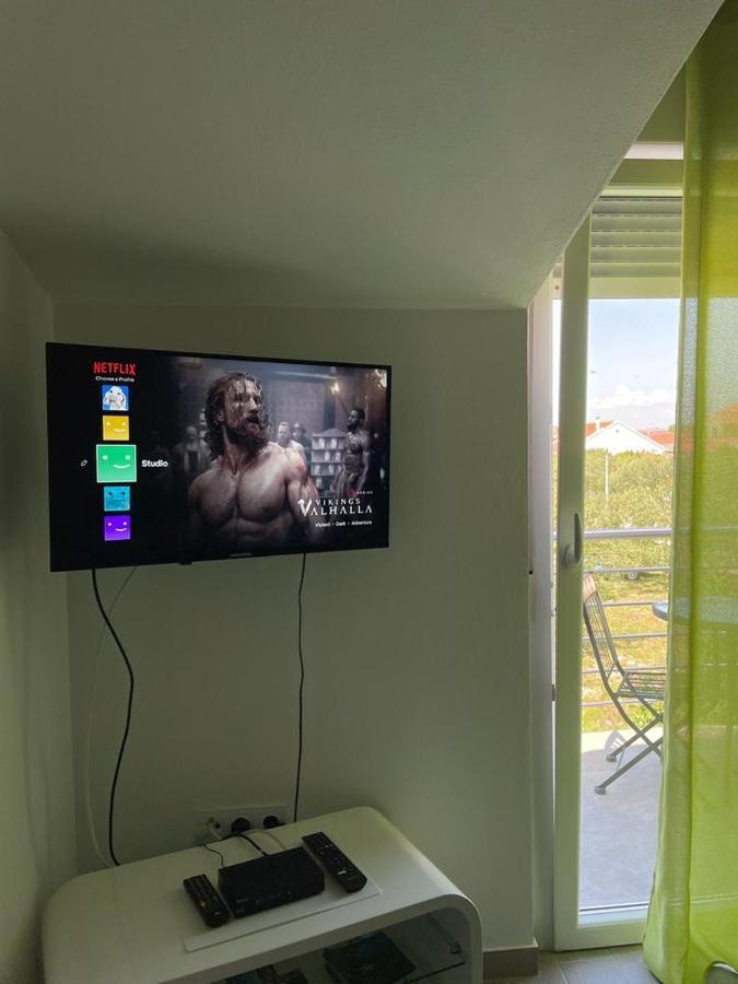 Gabi Rooms & Studio Apartment Lozovac Bagian luar foto