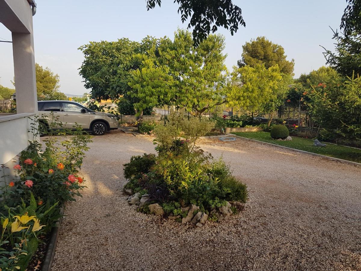 Gabi Rooms & Studio Apartment Lozovac Bagian luar foto