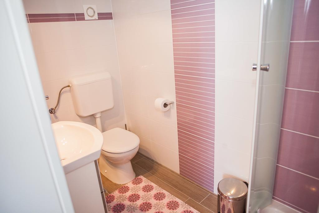 Gabi Rooms & Studio Apartment Lozovac Ruang foto