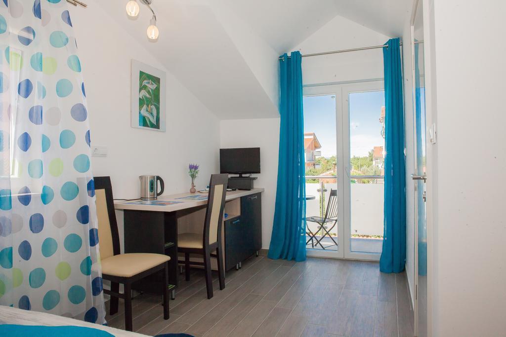 Gabi Rooms & Studio Apartment Lozovac Ruang foto