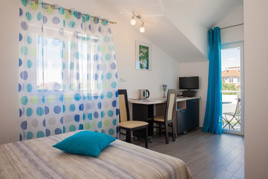 Gabi Rooms & Studio Apartment Lozovac Ruang foto
